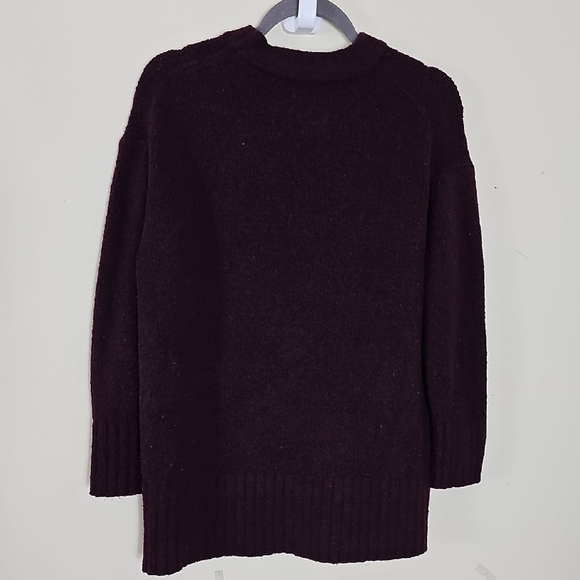 Elegant Women's Dark Purple Sweater - Picture 4 of 7